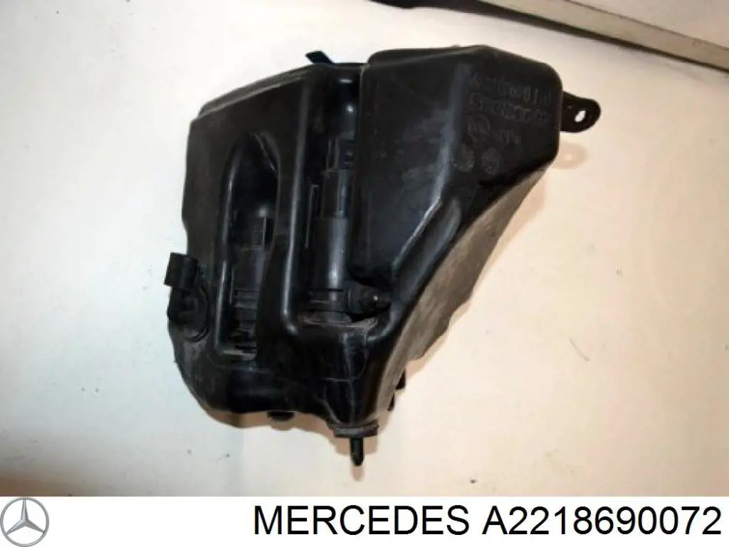 Кришка бачка омивача на Mercedes S (W221)