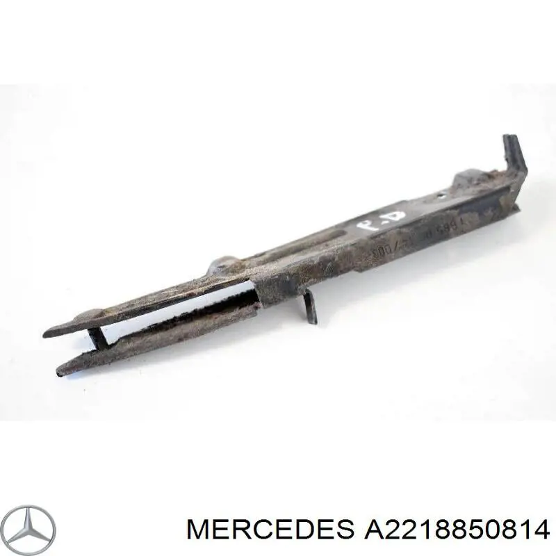 Направляюча переднього бампера, права Mercedes A2218850814 ціна, від 19.00 USD