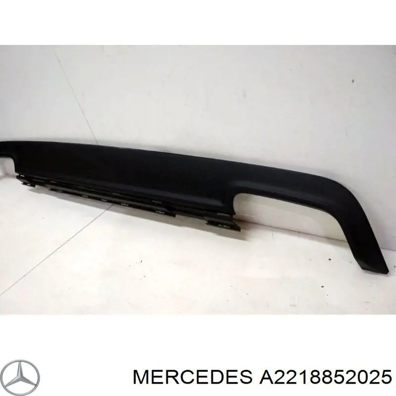 A2218852025 Mercedes Накладка бампера заднього