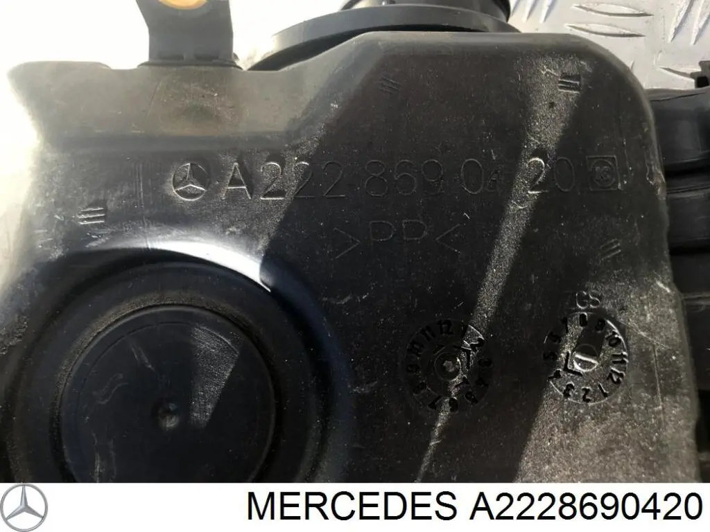 Купити A2228690420 Mercedes Бачок омивайки