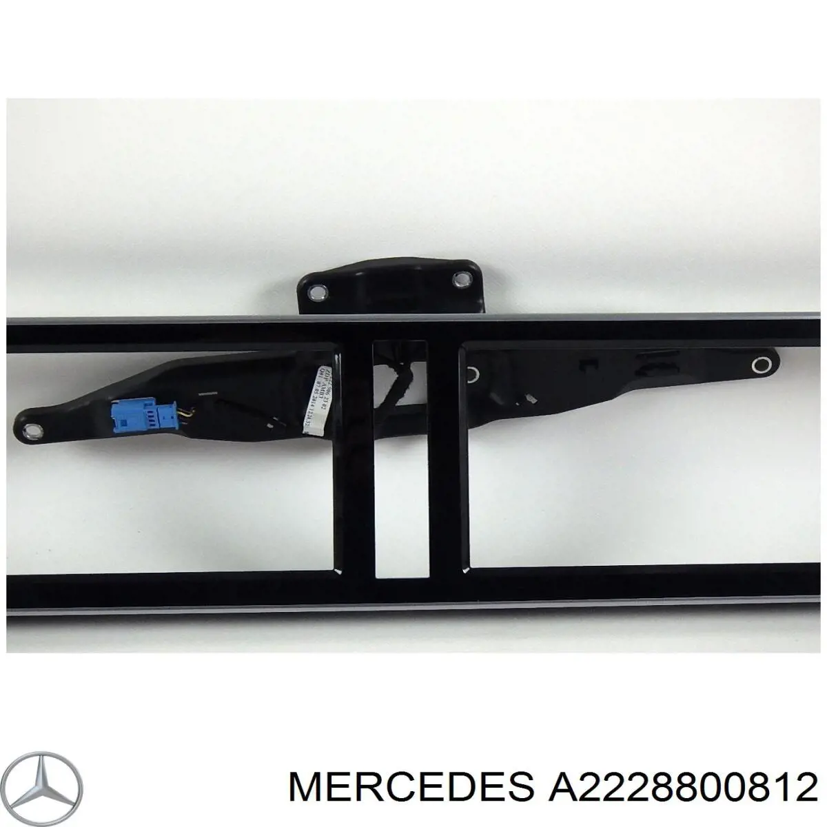 Купити A2228800812 Mercedes Кронштейн бампера заднього, правий