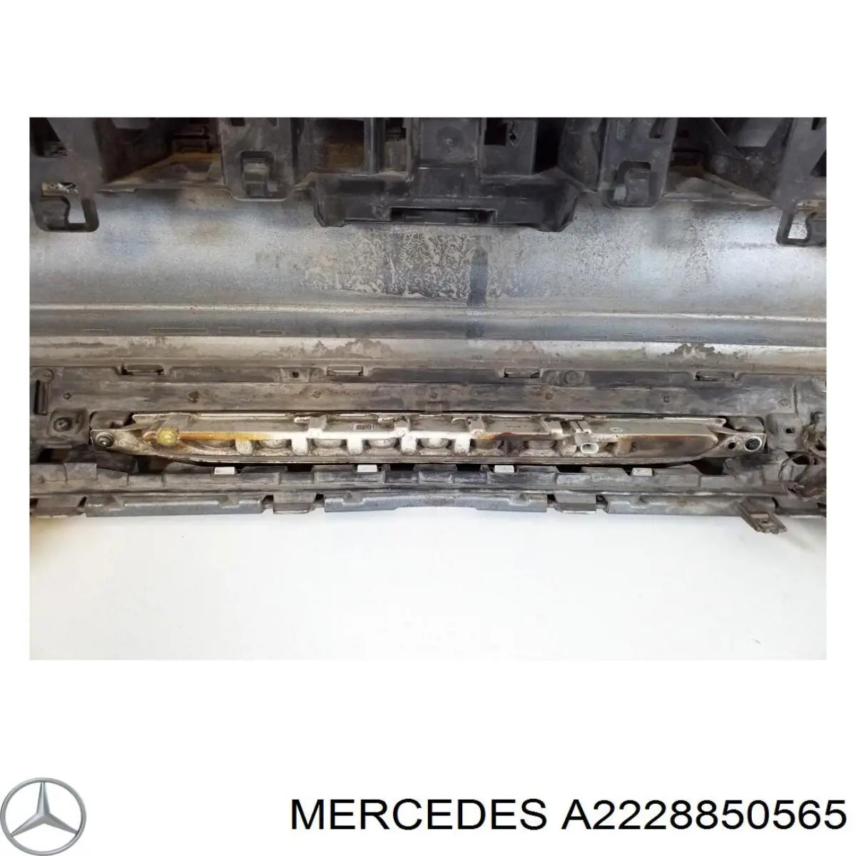 Купити A2228850565 Mercedes Кронштейн бампера заднього, центральний