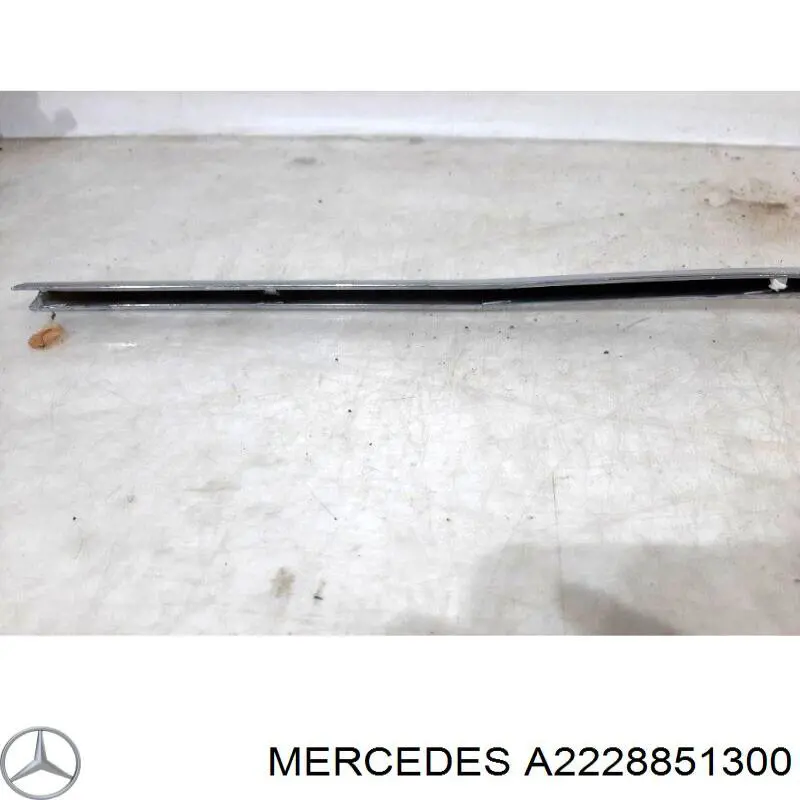 Купити A2228851300 Mercedes Молдинг переднього бампера, правий