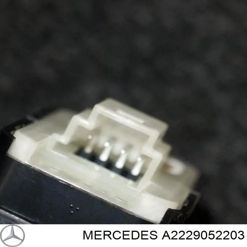 A2229052203 Mercedes Кнопка підйомника переднього правого скла