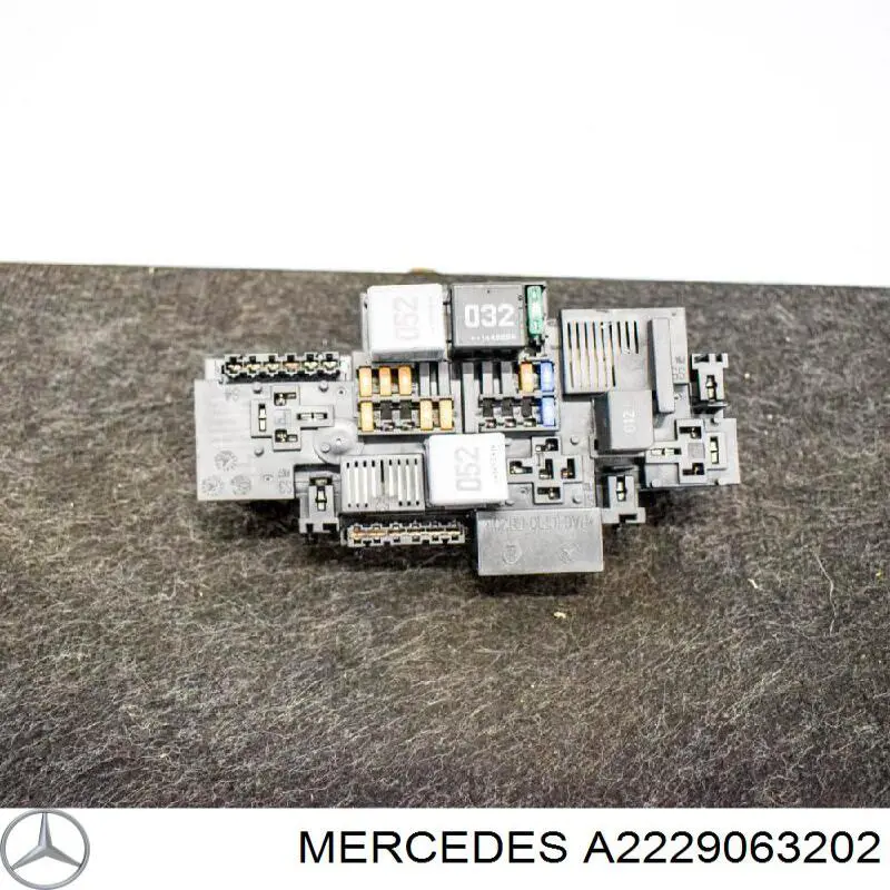 Коробка запобіжників Mercedes A2229063202 ціна, від 22.86 USD