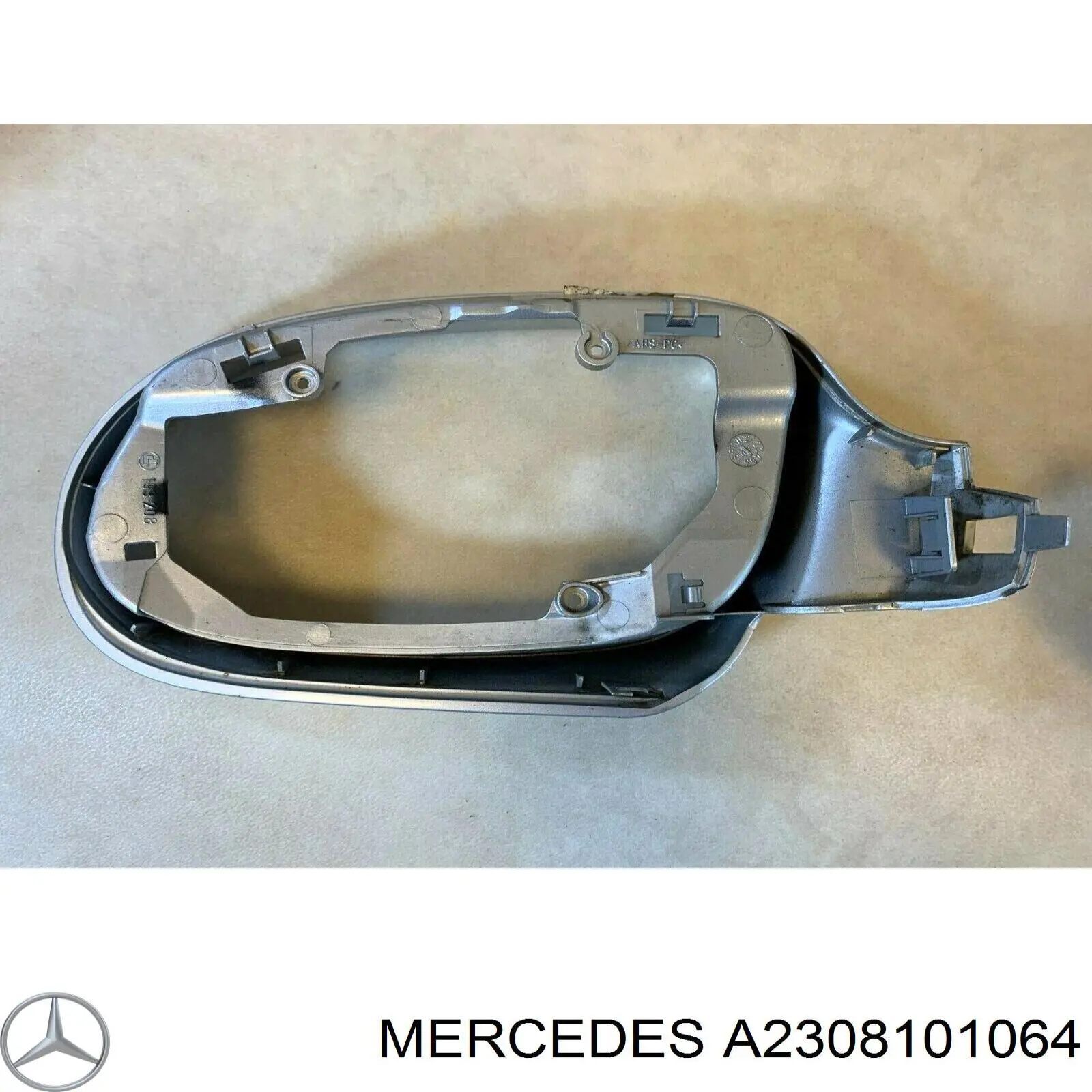 A23081010649744 Mercedes Накладка дзеркала заднього виду, права