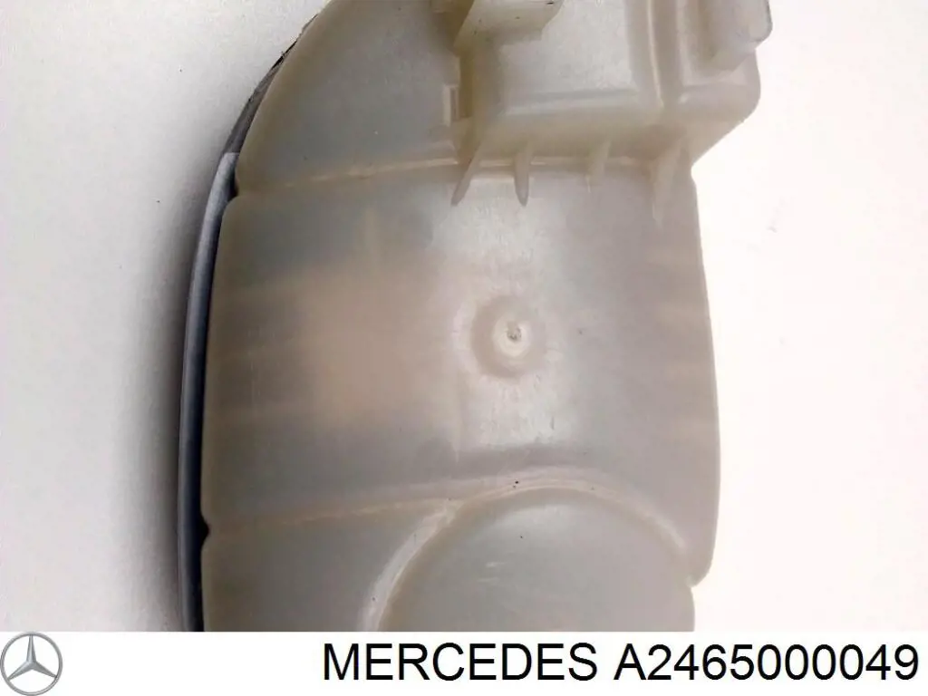 Бачок системи охолодження двигуна розширювальний Mercedes A2465000049 ціна, від 44.34 USD