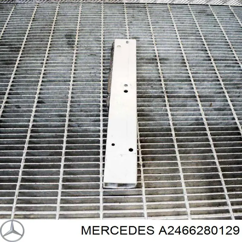Кронштейн передньої панелі, лівий Mercedes A2466280129 ціна, від 31.60 USD