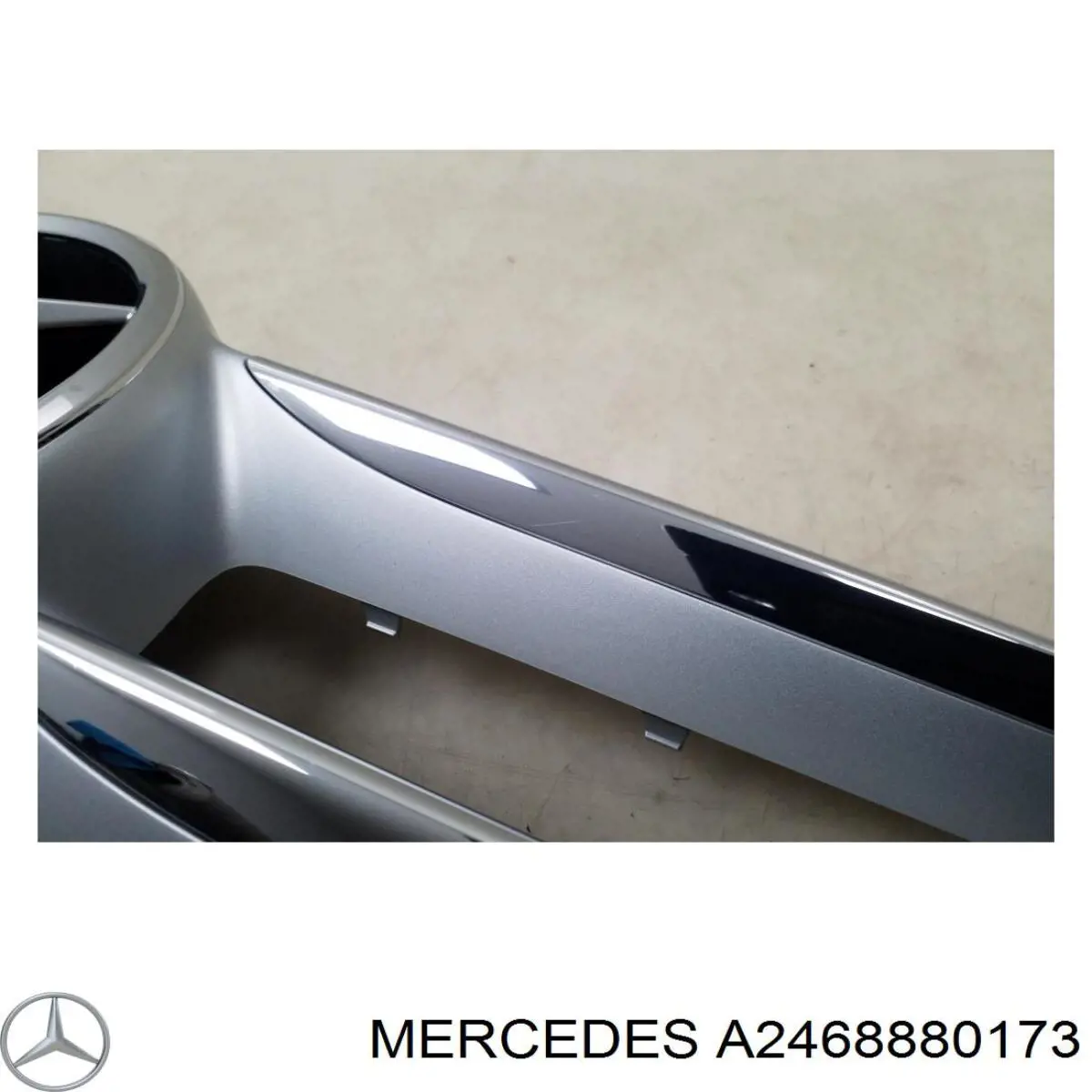 A2468880173 Mercedes Ободок решітки радіатора