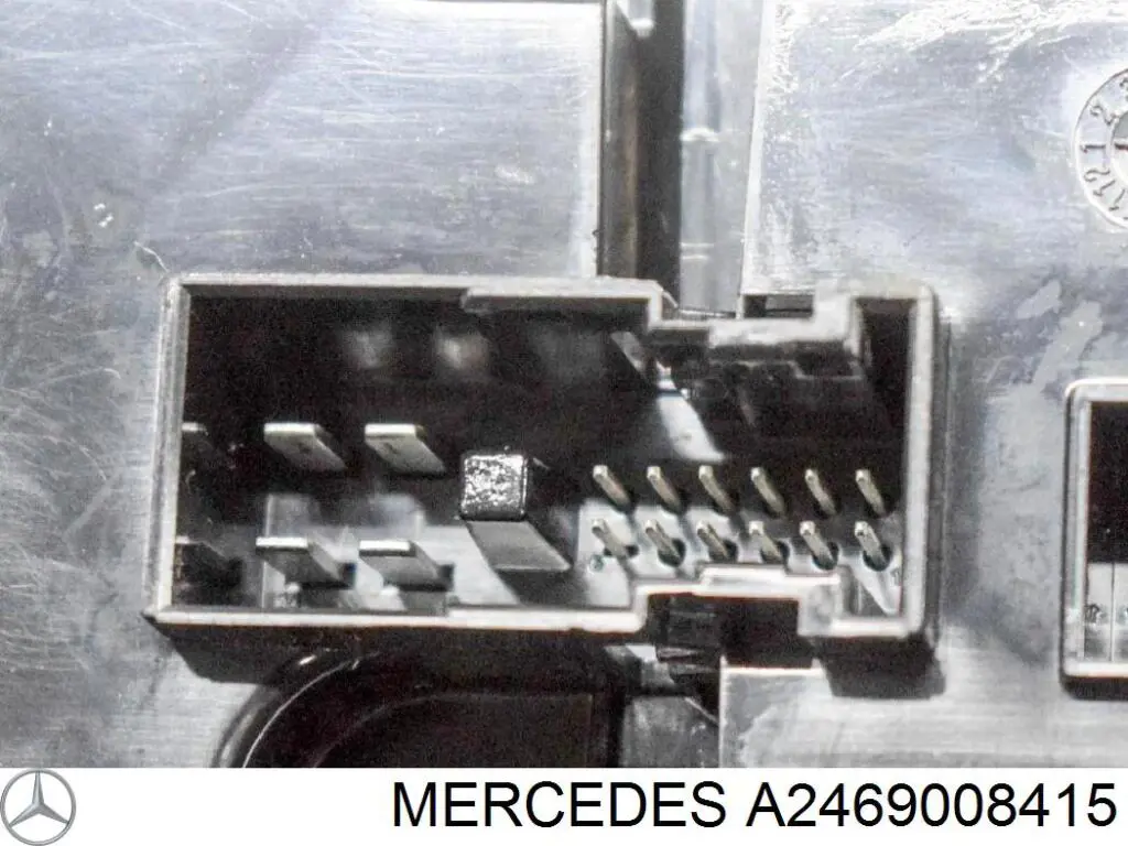 Регулятор вентилятора обігрівача Mercedes A2469000715 ціна, від 82.00 USD