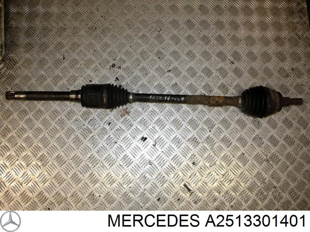 Піввісь передня, права Mercedes A2513301401 ціна, від 103.34 USD