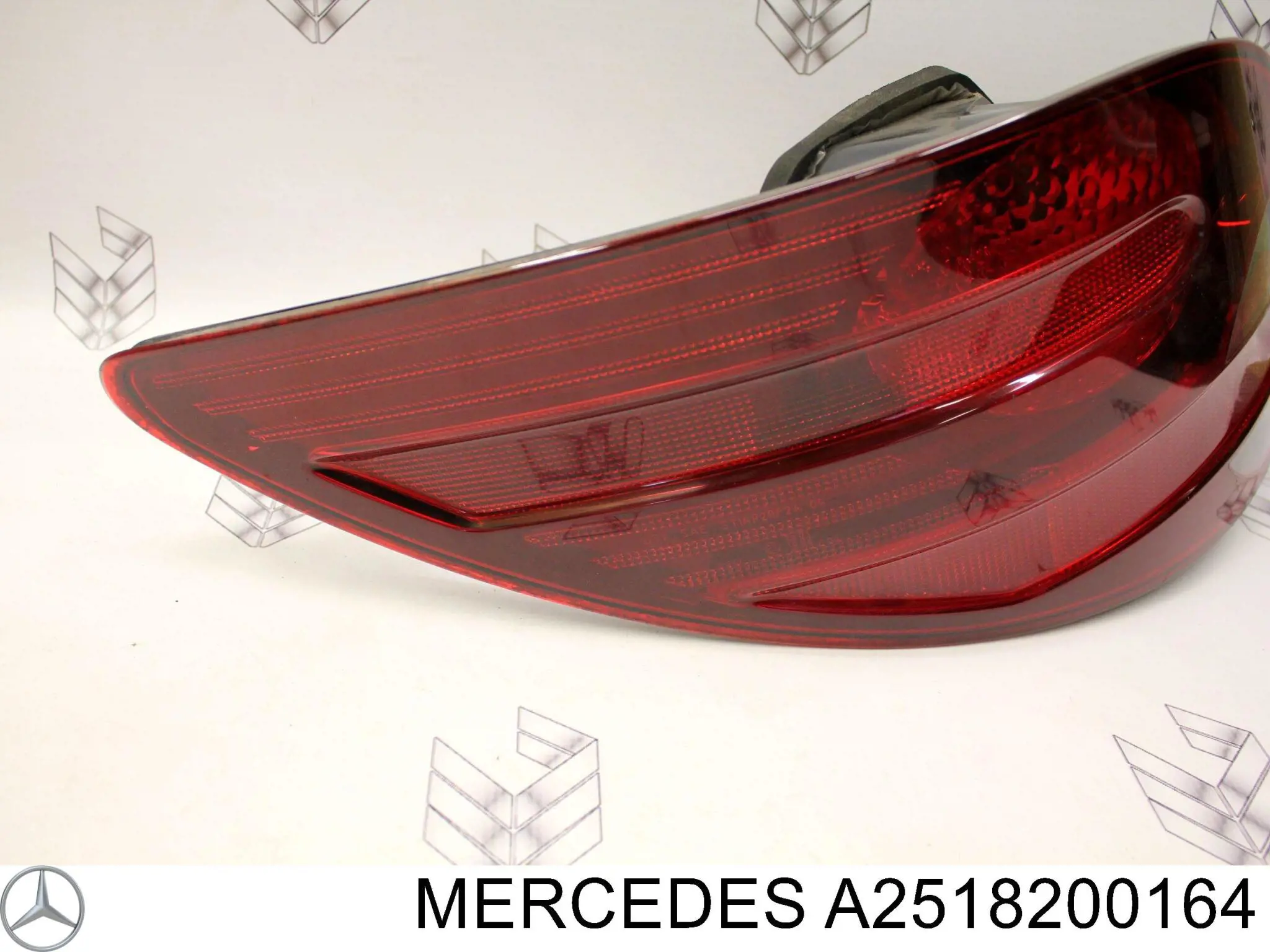 Ліхтар задній лівий Mercedes A2518201564
