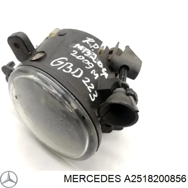 Туманка права Mercedes A2518200856 ціна, від 23.03 USD