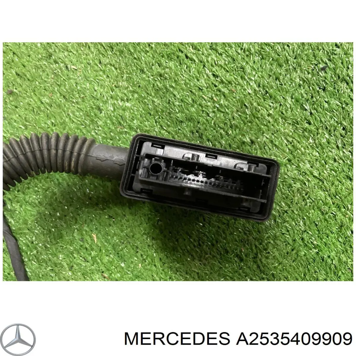 Купити A2535409909 Mercedes 