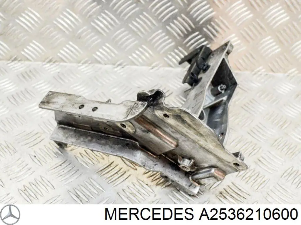 Кронштейн передньої панелі, правий Mercedes A2536210600 ціна, від 16.13 USD