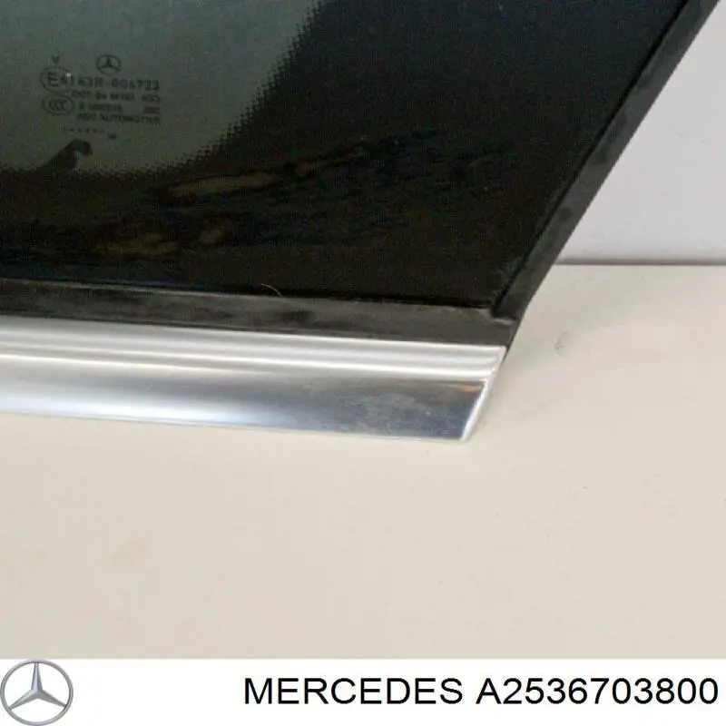 A2536703800 Mercedes Скло багажного відсіку, праве