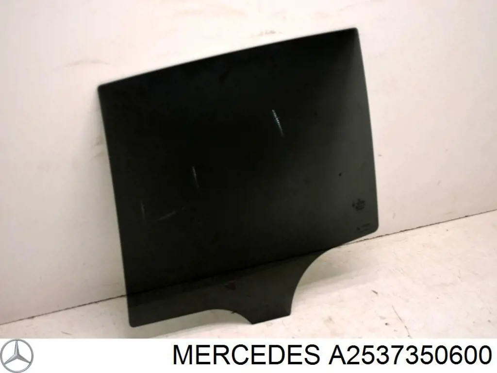 Скло задньої двері правої A2537350600 Mercedes