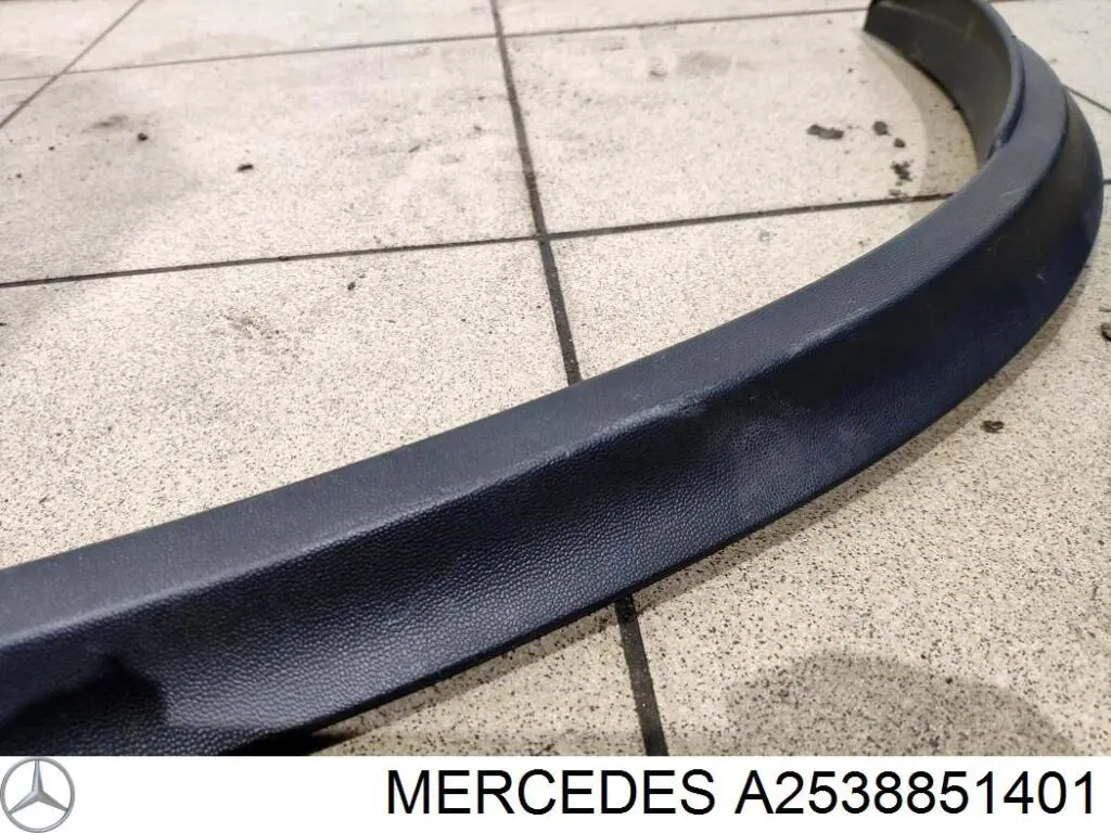 A2538851401 Mercedes Молдинг арки колеса заднього, правий