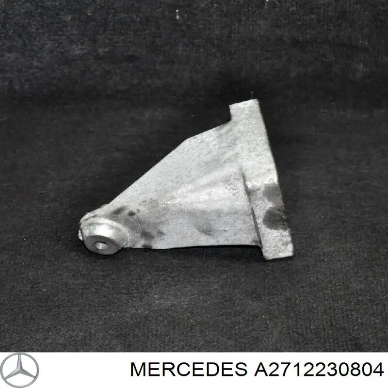 Кронштейн подушки (опори) двигуна, правої Mercedes A2712230804 ціна, від 10.18 USD