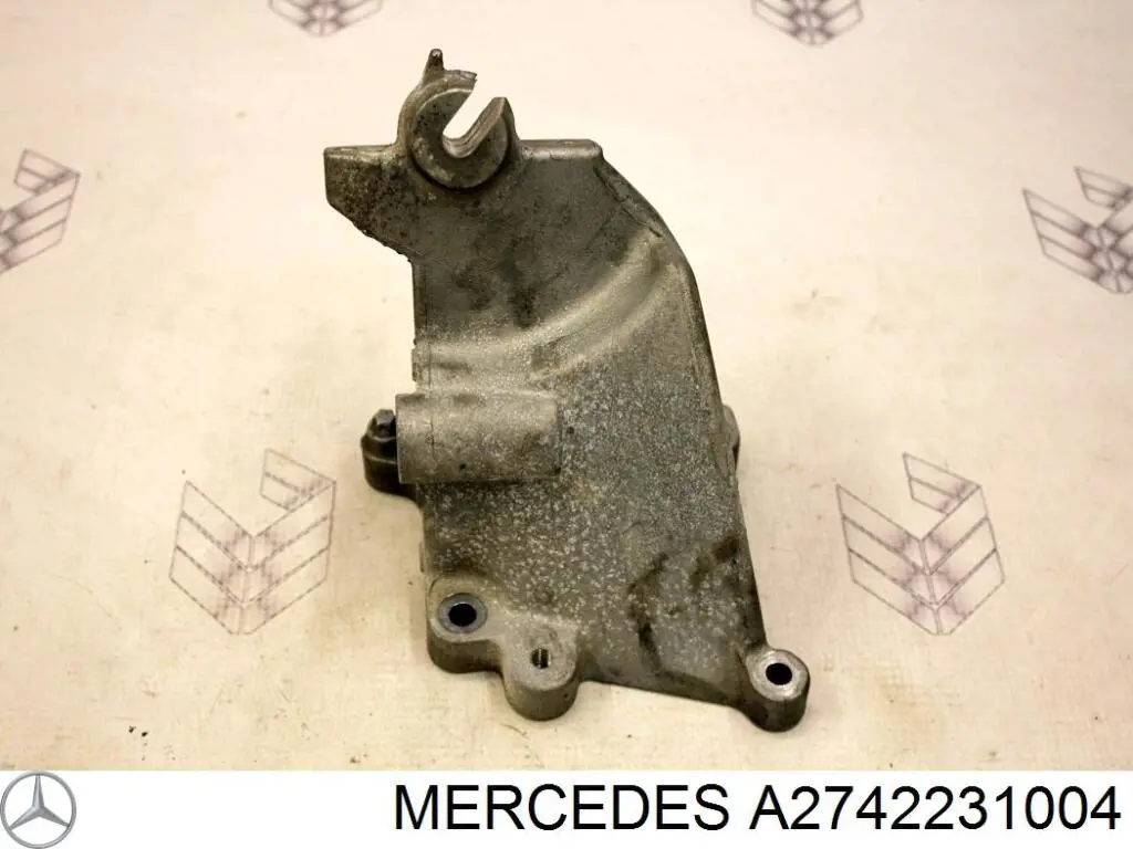 A2742231004 Mercedes Кронштейн подушки (опори) двигуна, правої