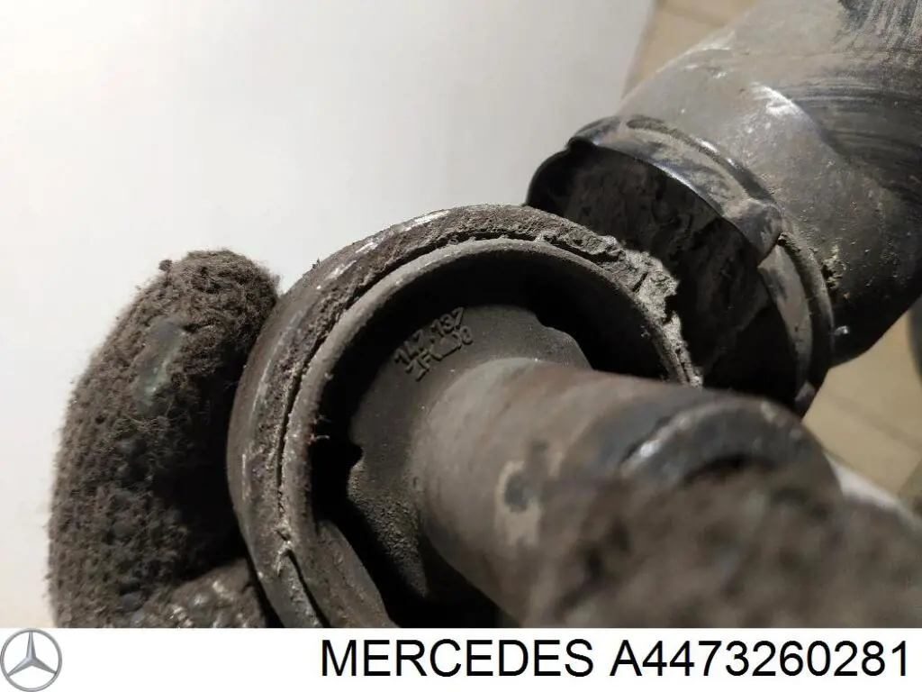 A4473260281 Mercedes Сайлентблок амортизатора заднього