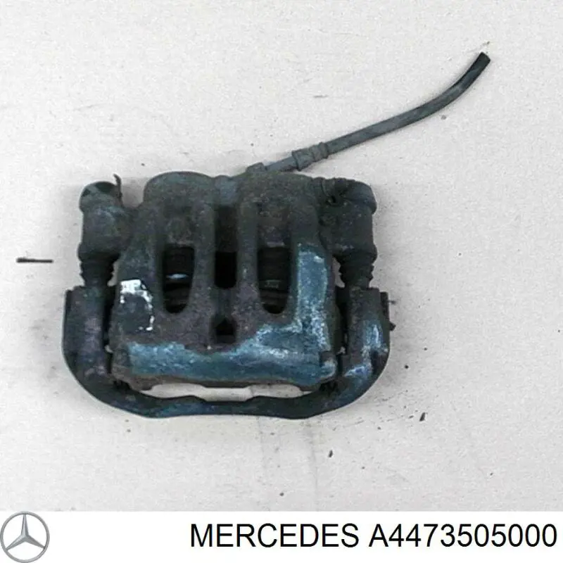 A4473505000 Mercedes Цапфа поворотна права