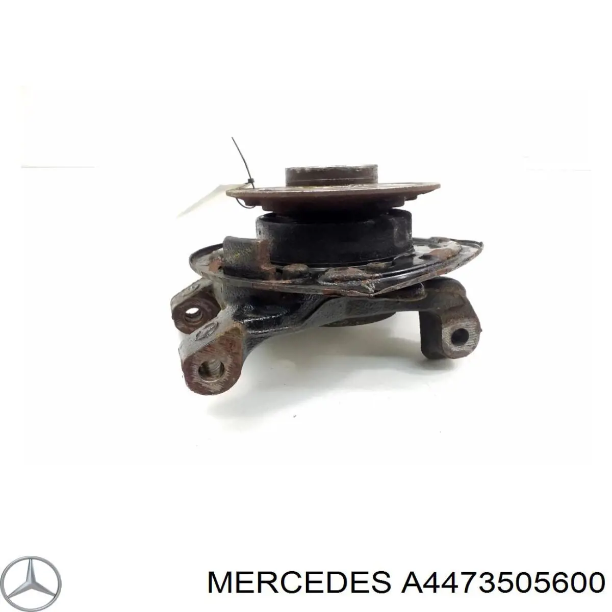 Купити A4473505600 Mercedes Кулак поворотний правий
