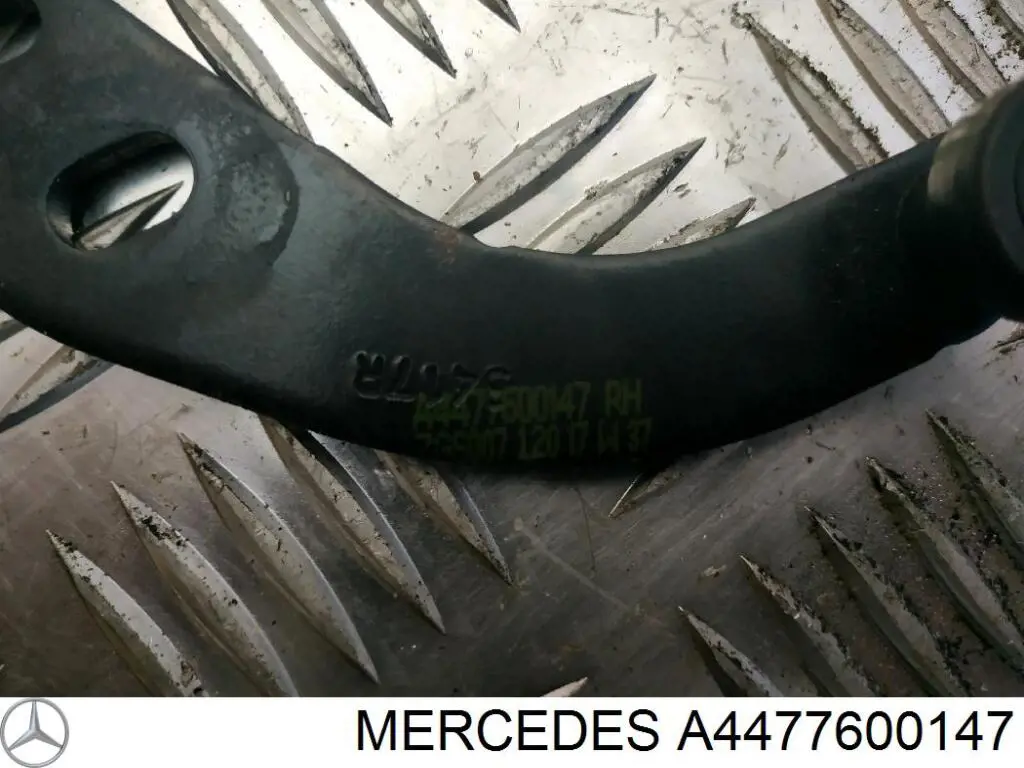 Ролик двері бічної/зсувної, правий верхній Mercedes A4477600147 ціна, від 26.24 USD