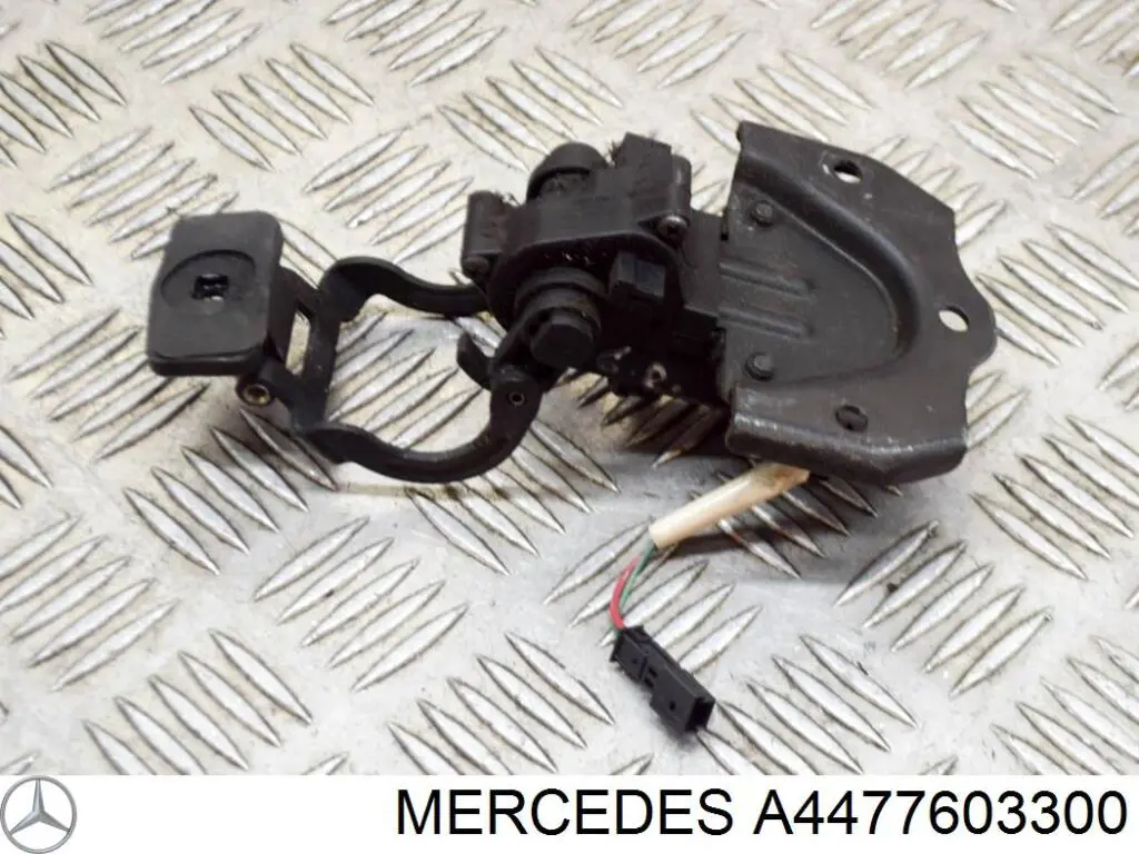  Mercedes A447760330064 ціна, від 1317.02 USD