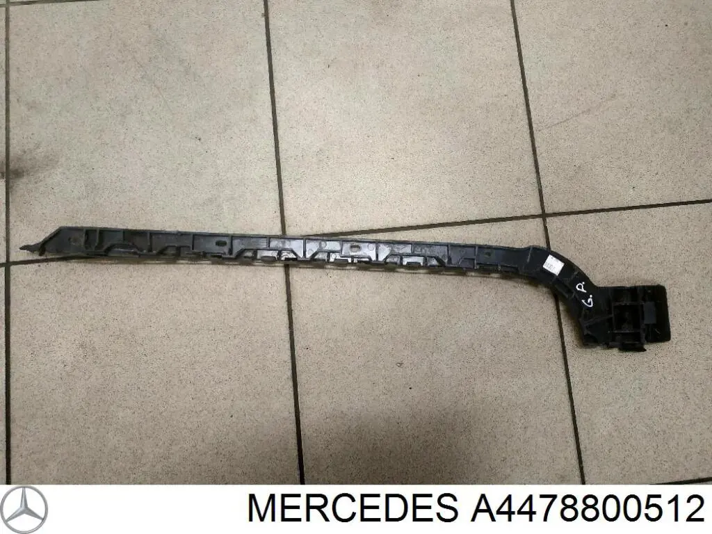 Купити A4478800512 Mercedes Направляюча заднього бампера, права