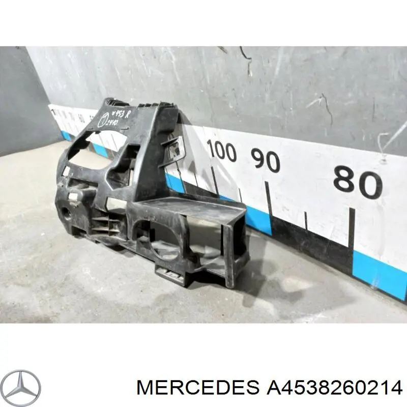 Праве кріплення переднього бампера Mercedes A4538260214 ціна, від 38.01 USD