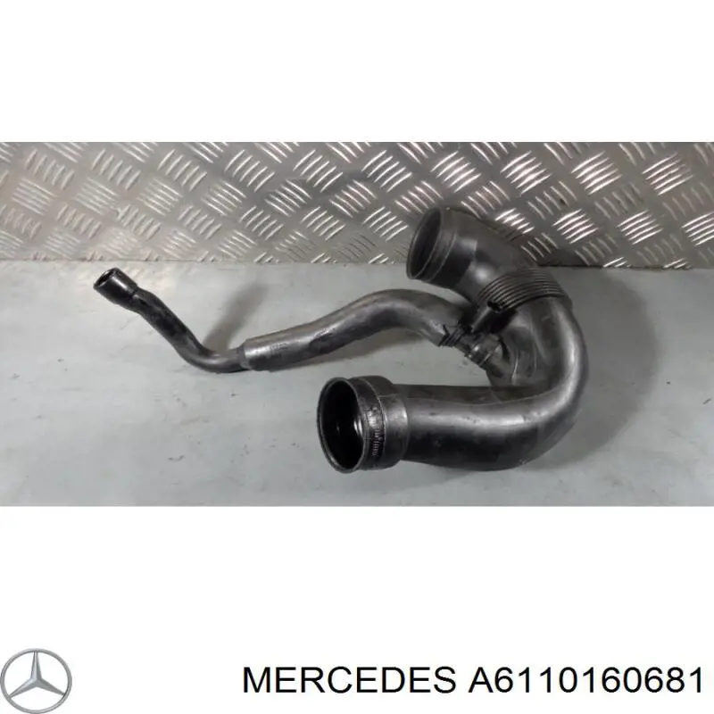 6110160681 Mercedes патрубок вентиляції картера, масловіддільника