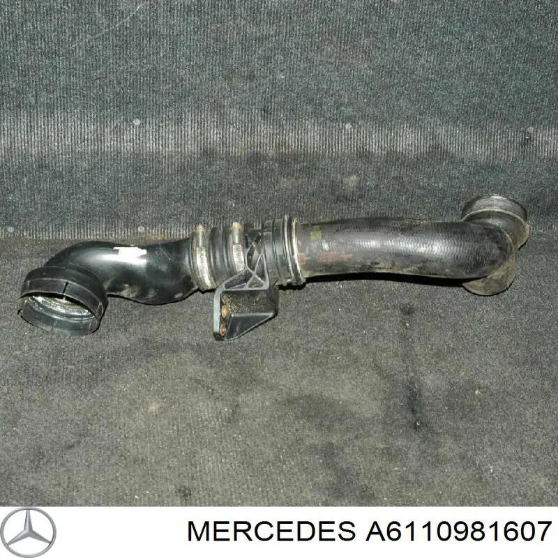 Купити A6110981607 Mercedes Патрубок повітряний, вихід з турбіни (наддув)