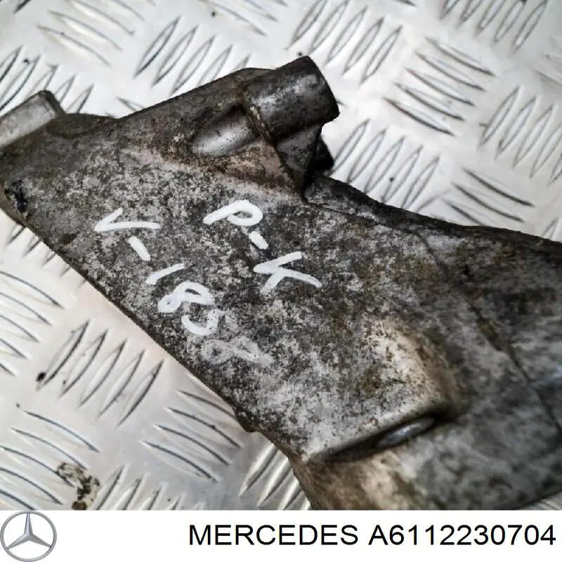 Купити A6112230704 Mercedes Кронштейн подушки (опори) двигуна, лівої