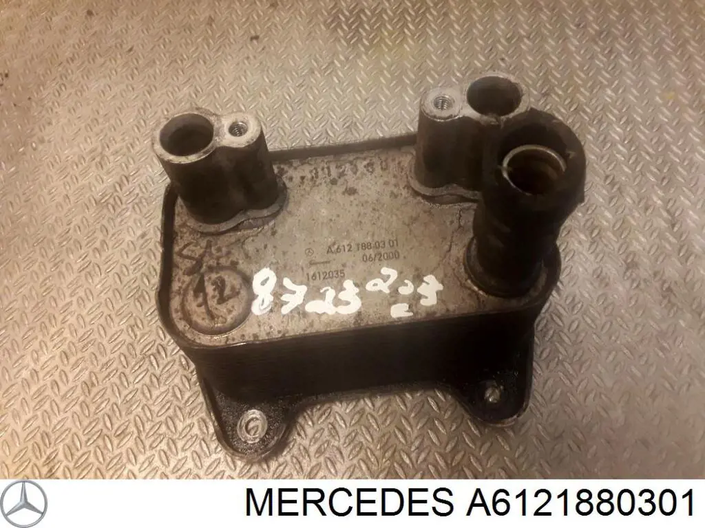 Радіатор масляний Mercedes A6121880301 ціна, від 13.94 USD