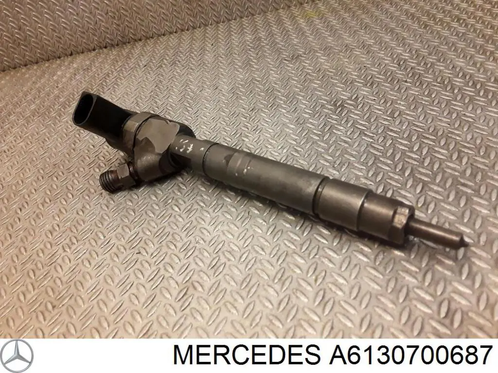 Паливні форсунки 0445110121 Mercedes