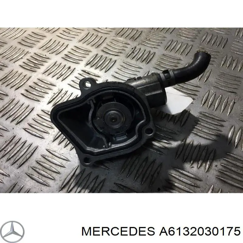 Кожух термостата Mercedes A6132030175 ціна, від 21.23 USD