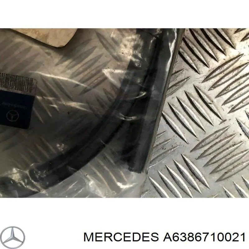 GS3541P133X Icor Молдинг лобового скла, верхній