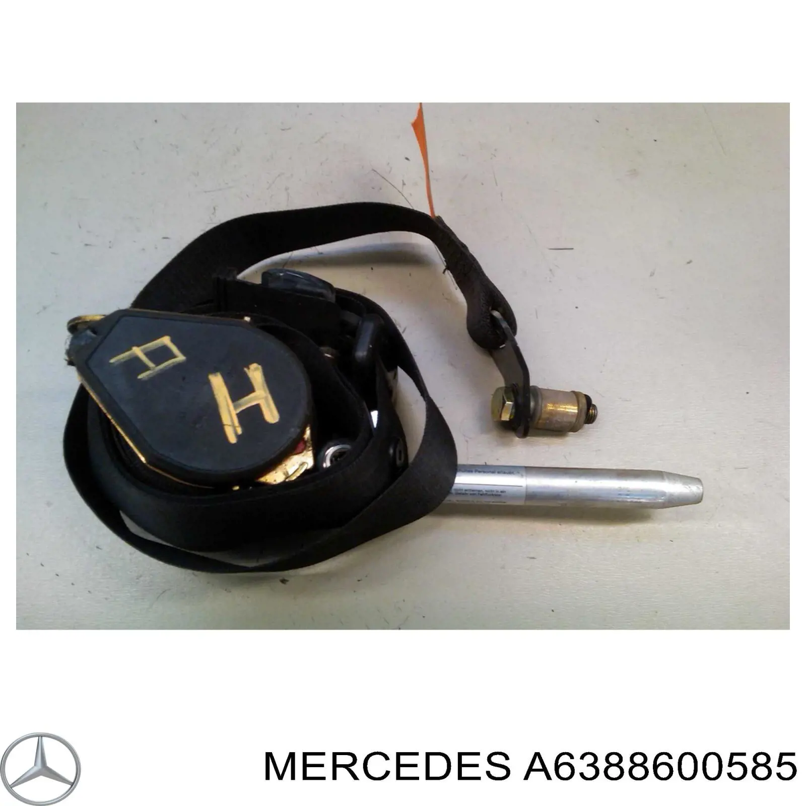Пасок безпеки передній правий A6388600385 Mercedes