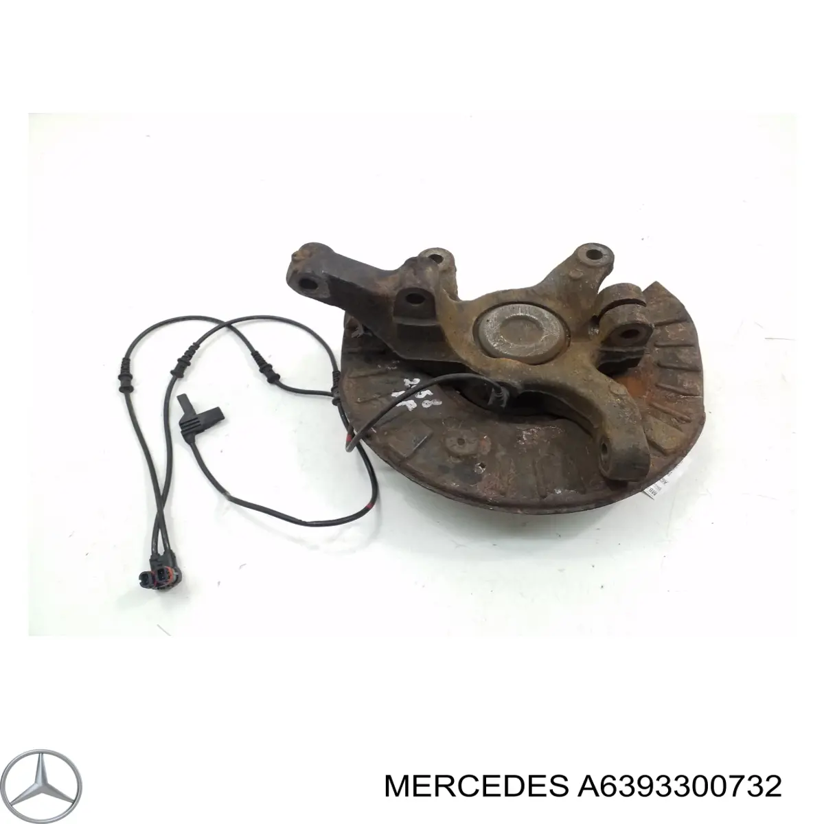 Купити A6393300732 Mercedes Кулак поворотний передній правий