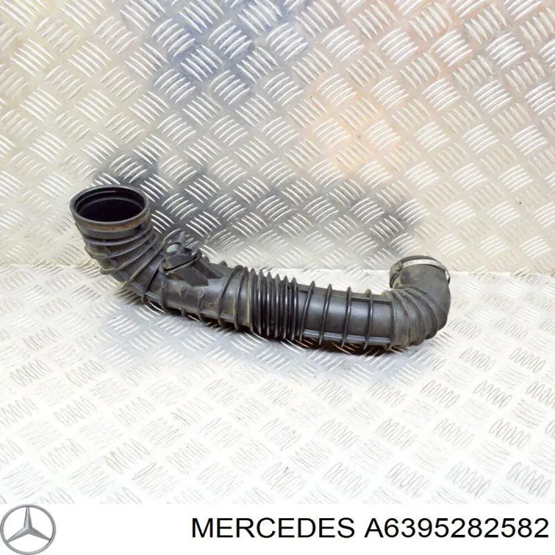 A6395282582 Mercedes Патрубок повітряний, вихід повітряного фільтра