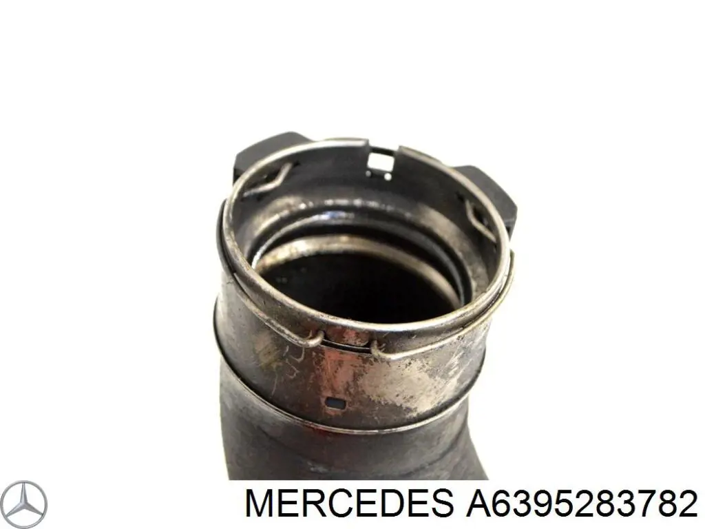 Шланг/патрубок интеркуллера A6395283782 Mercedes
