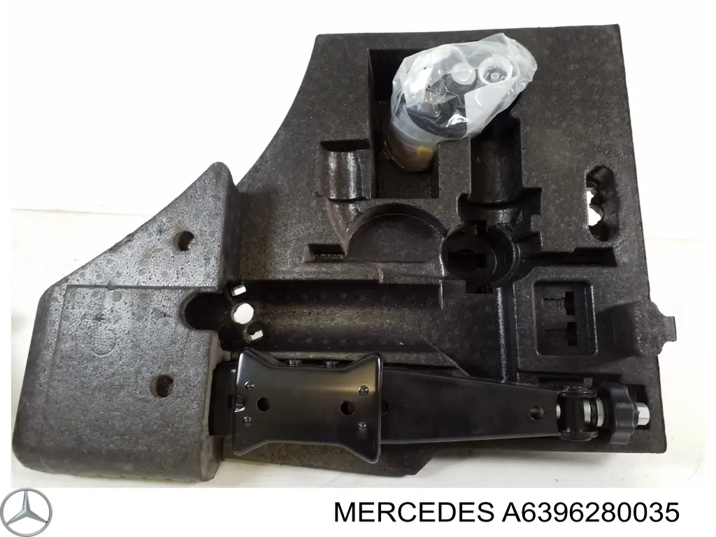 Крюк буксирувальний Renault Laguna I