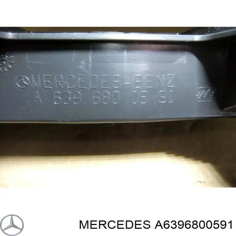 Облицювання щитка приладів "торпедо" Mercedes A6396800591 ціна, від 12.67 USD