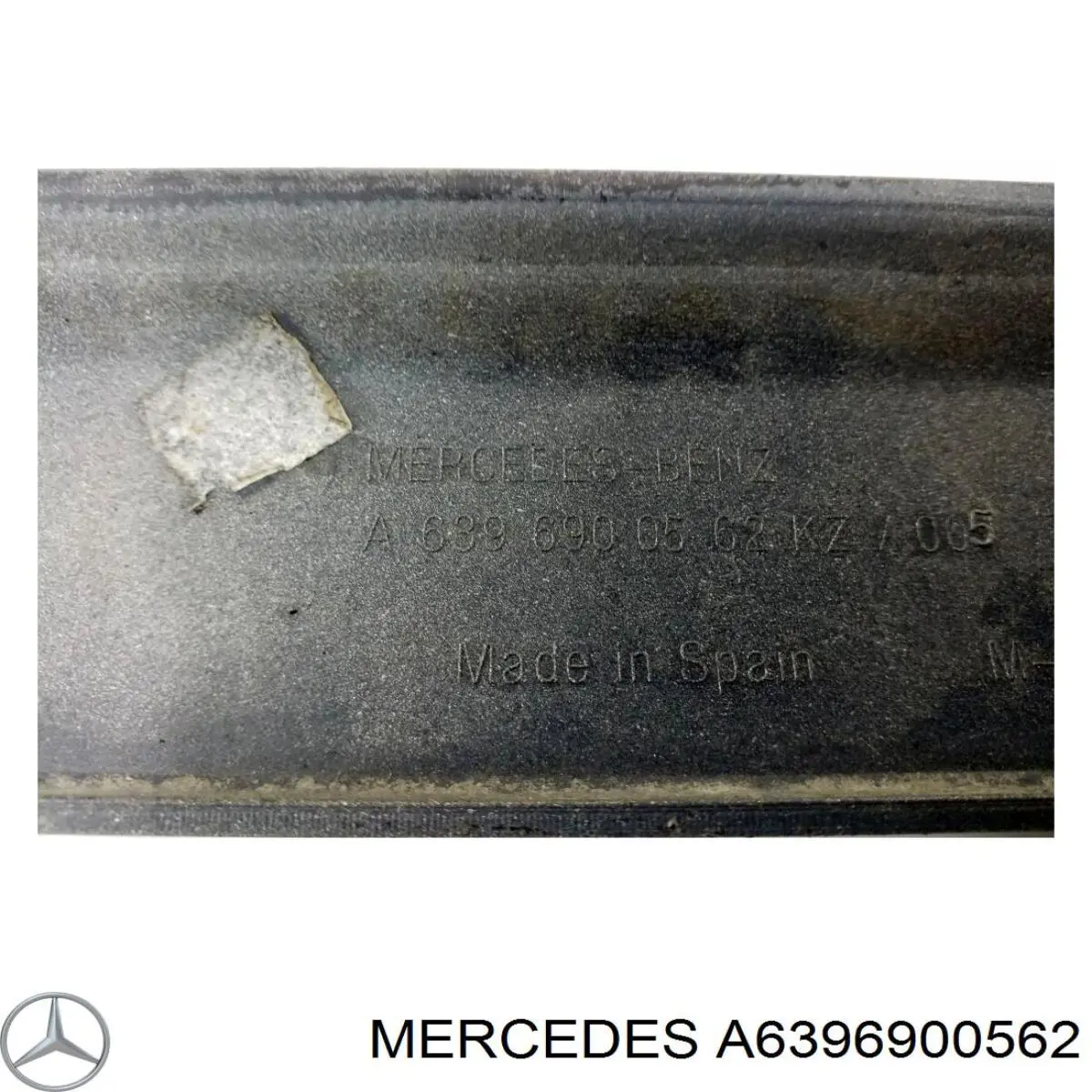 Молдинг передніх правих дверей Mercedes A6396900562
