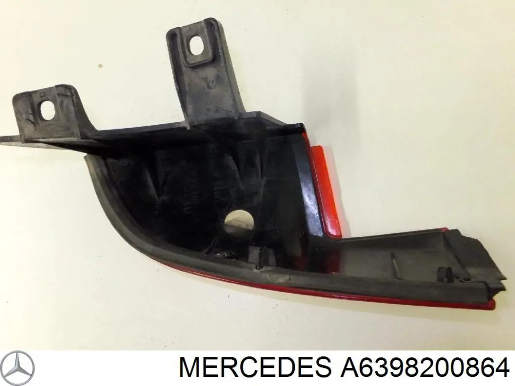 Ліхтар задній правий, верхній Mercedes A6398200864 ціна, від 11.73 USD
