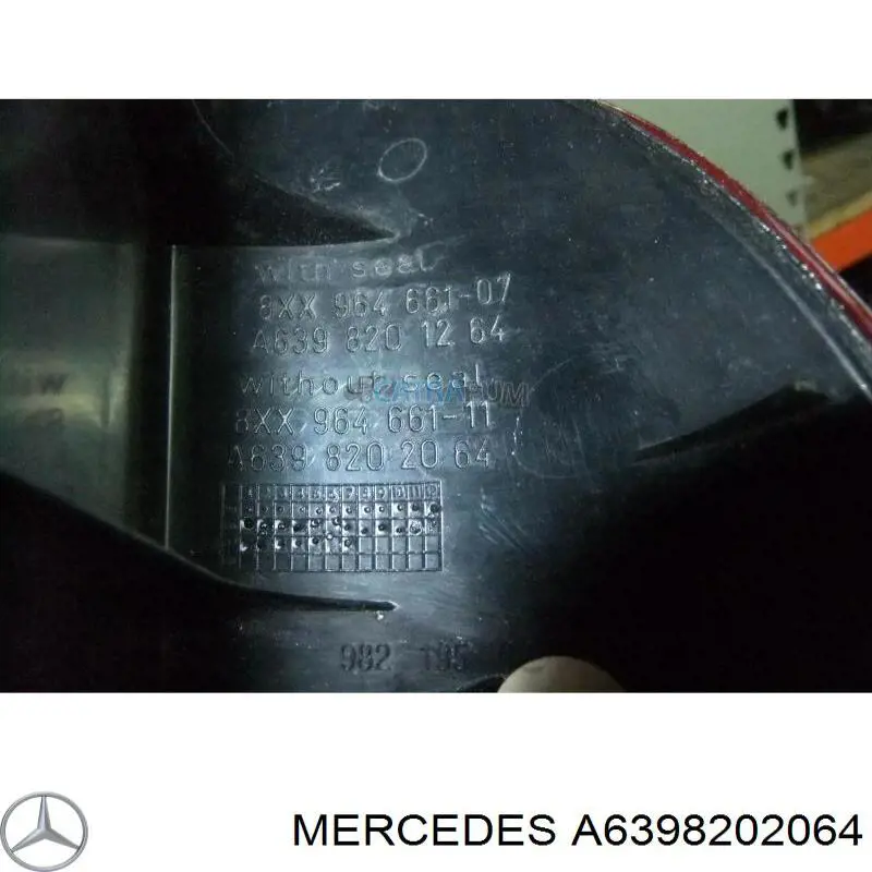 A6398202064 Mercedes Ліхтар задній лівий, верхній