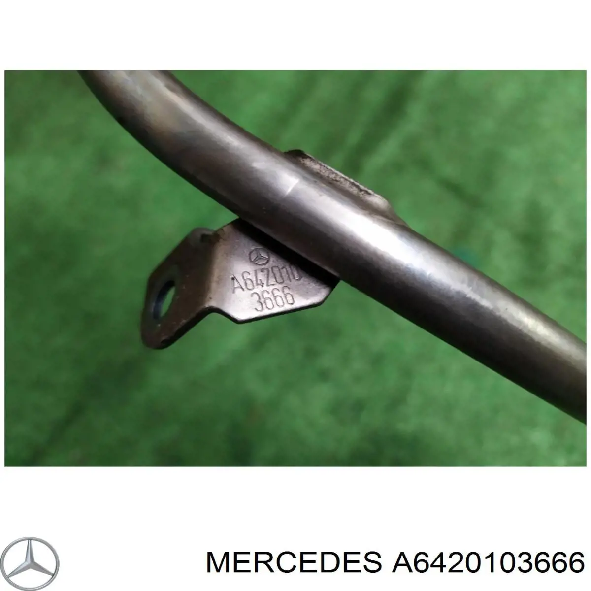 Направляюча щупа-індикатора рівня масла в двигуні на Mercedes ML/GLE (W166)