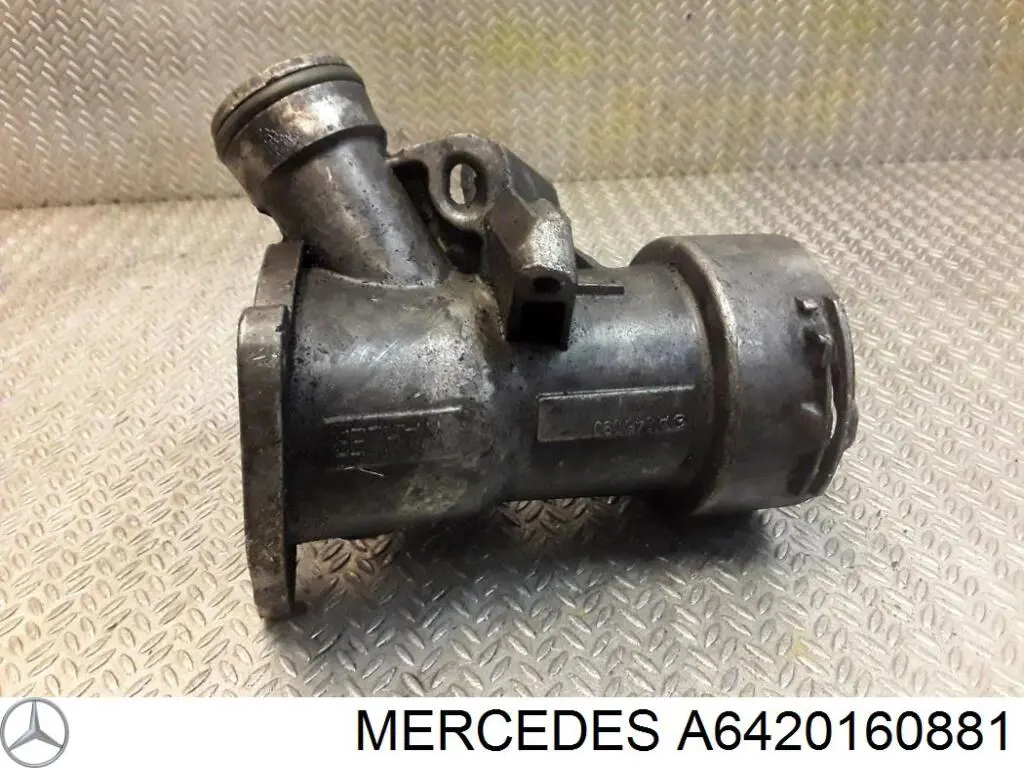 Патрубок вентиляції картера, масловіддільника на Mercedes ML/GLE (W166)