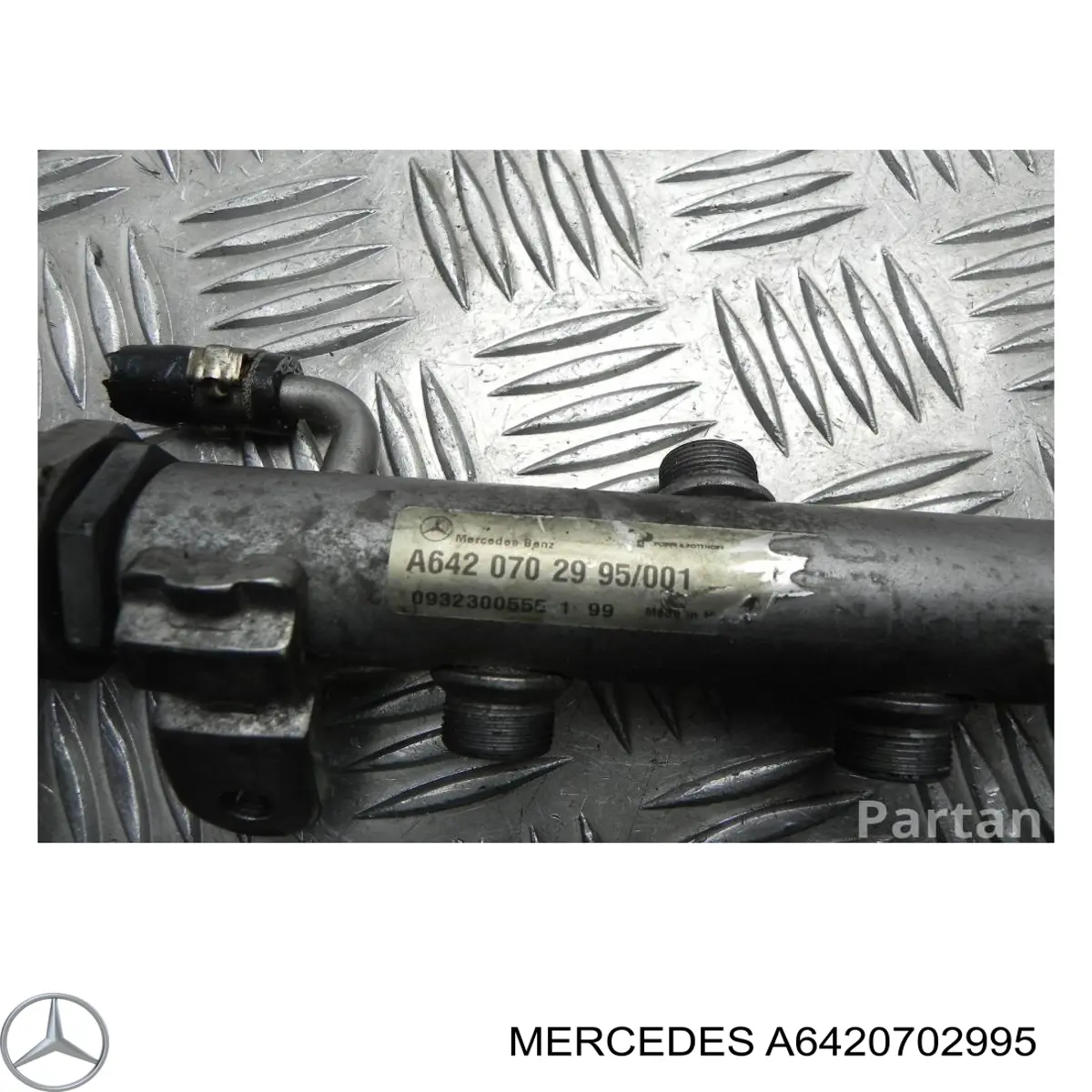 Розподільник палива (рампа) лівий Mercedes A6420702995 ціна, від 57.01 USD